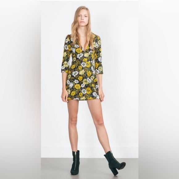 Zara Trafaluc 70s Retro Style Yellow Floral On Navy V-Neck 3/4 Sleeve Mini Dress - Picture 8 of 15